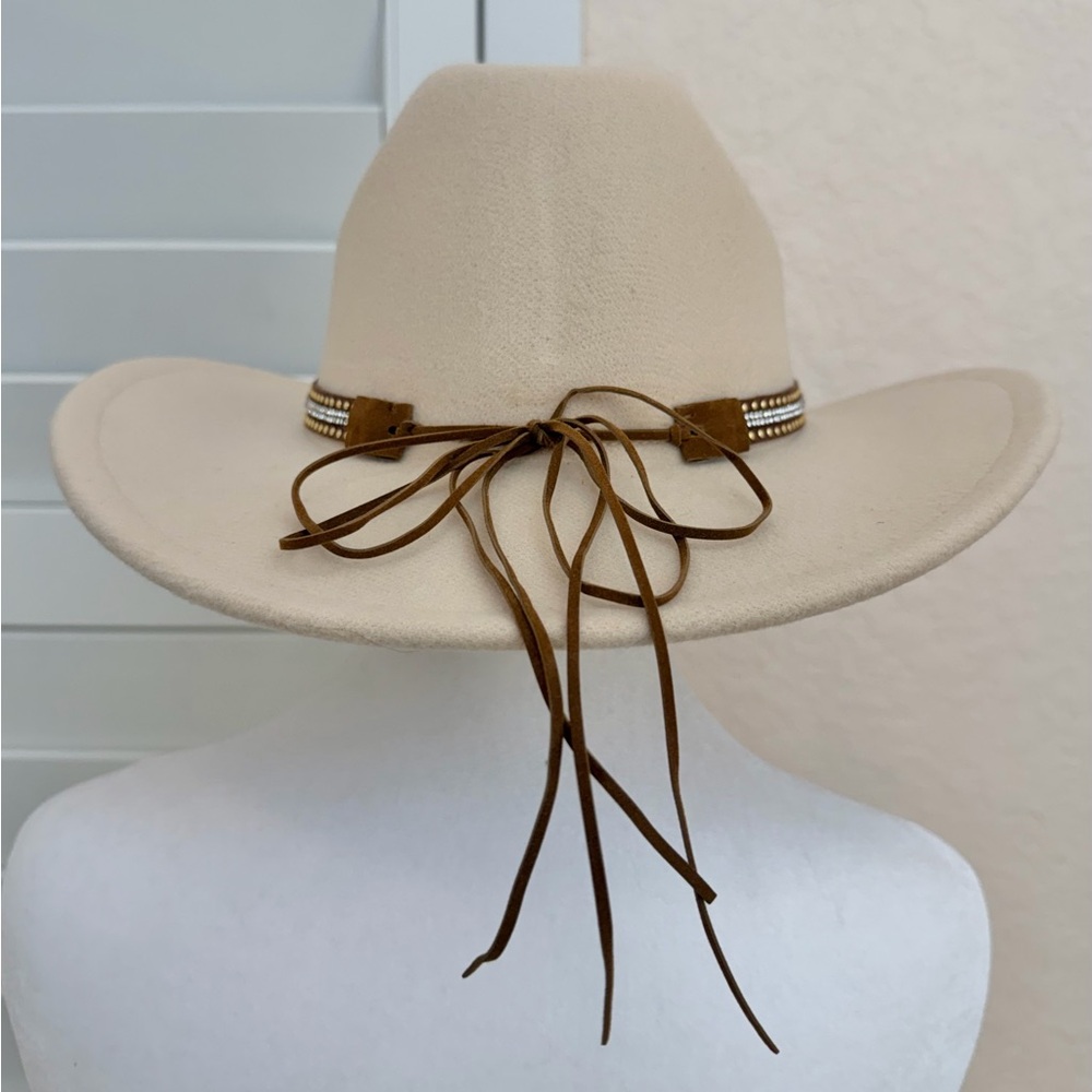 Cream Women’s Cowboy Wide-Brim Hat with Rhinestone Band - Picture 3 of 6